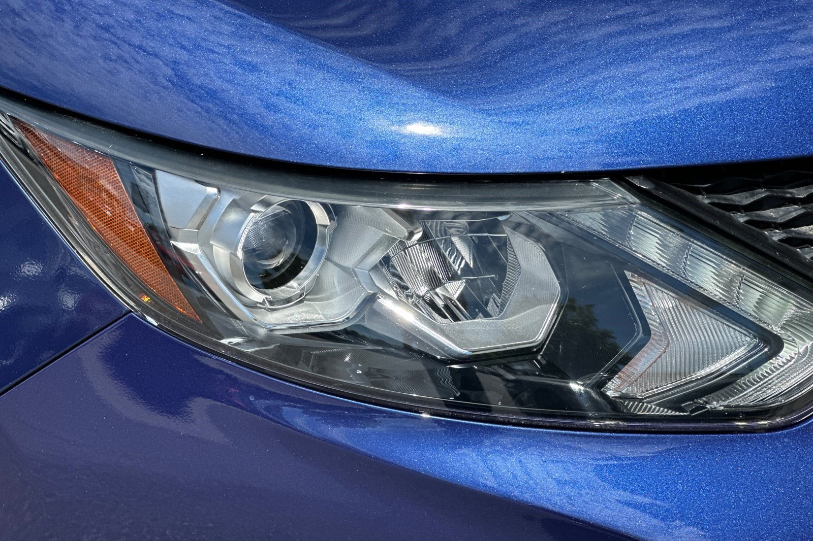 Used 2019 Nissan Rogue Sport SL w/ Premium Package FWD image 11