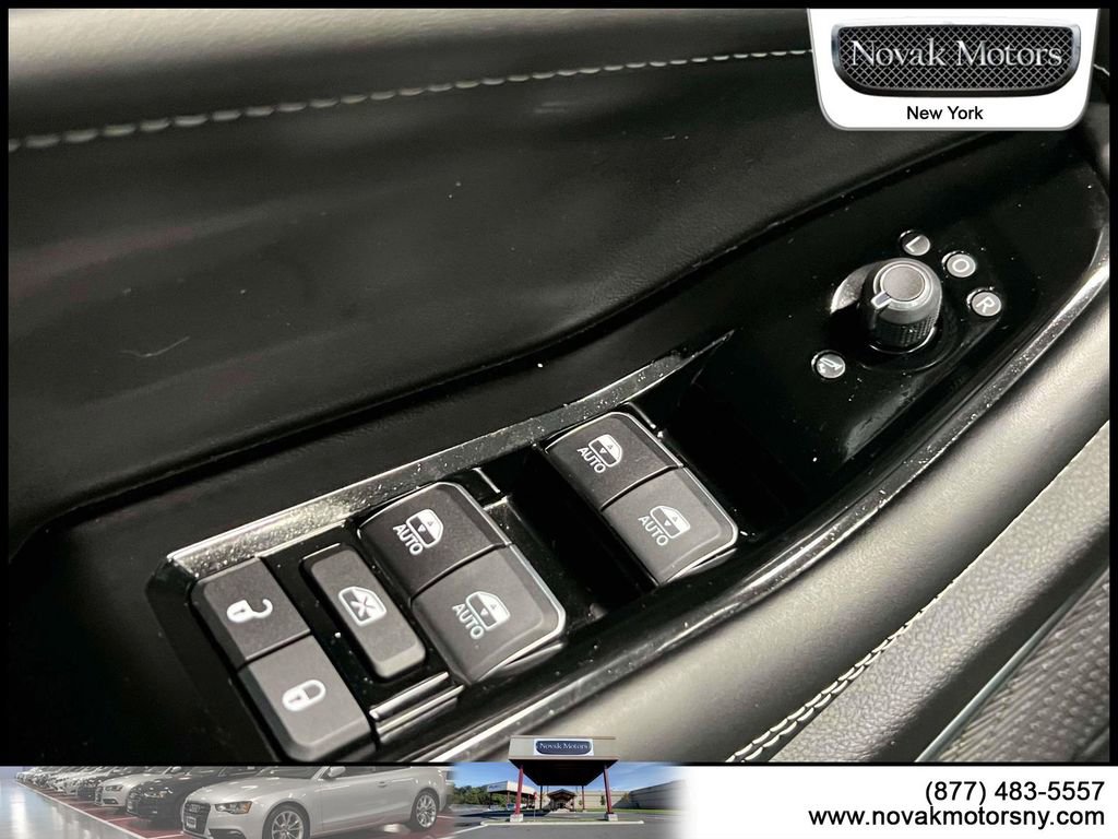 Used 2024 Jeep Grand Cherokee Overland w/ Trailer Tow Package AWD/4WD image 19