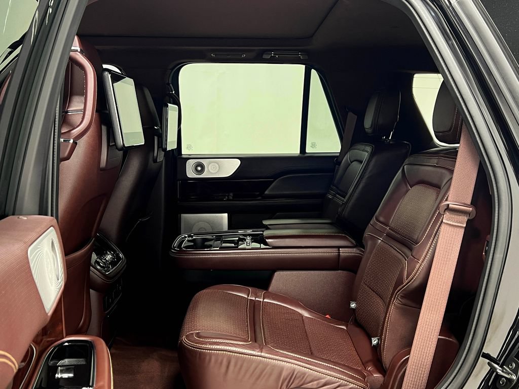 Used 2019 Lincoln Navigator Black Label w/ Cargo Package AWD/4WD image 33