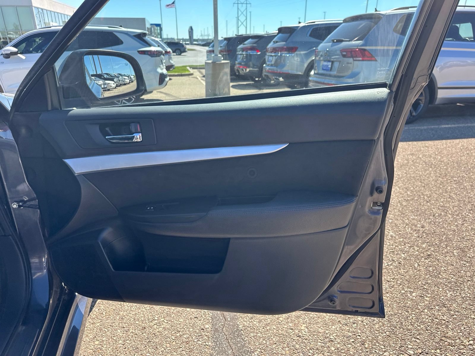 Used 2012 Subaru Legacy 2.5i Premium w/ All-Weather Pkg + Moonroof AWD/4WD image 33