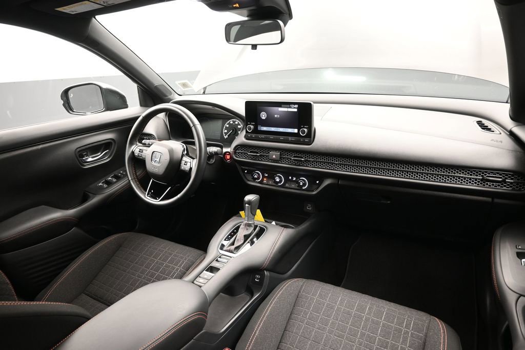 Used 2025 Honda HR-V Sport image 11