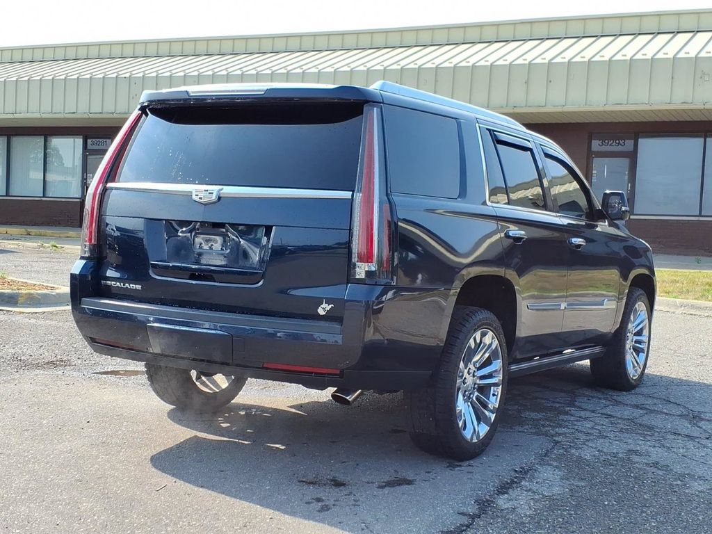 Used 2019 Cadillac Escalade Premium Luxury w/ LPO, Radiant Package AWD/4WD image 5
