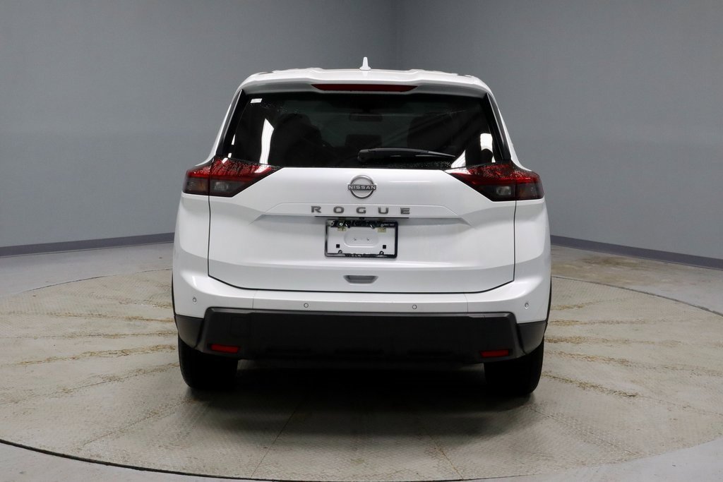 Certified 2025 Nissan Rogue SV image 9