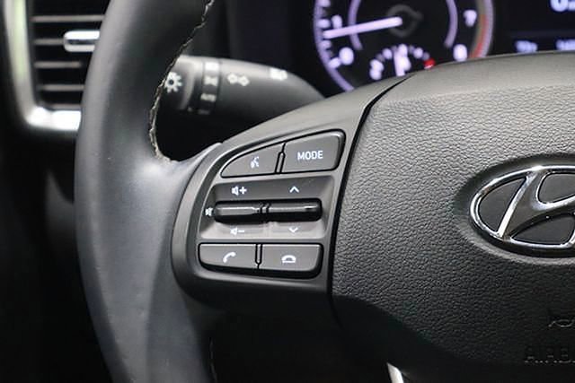 Used 2022 Hyundai Venue SEL FWD image 22