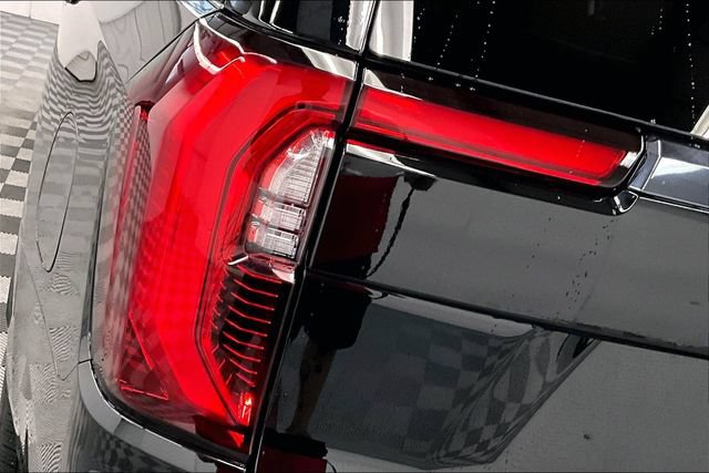Used 2025 GMC Yukon XL Denali Ultimate AWD/4WD image 37