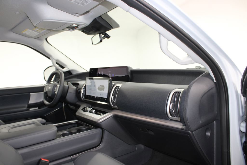 New 2026 Ford Expedition Active image 30