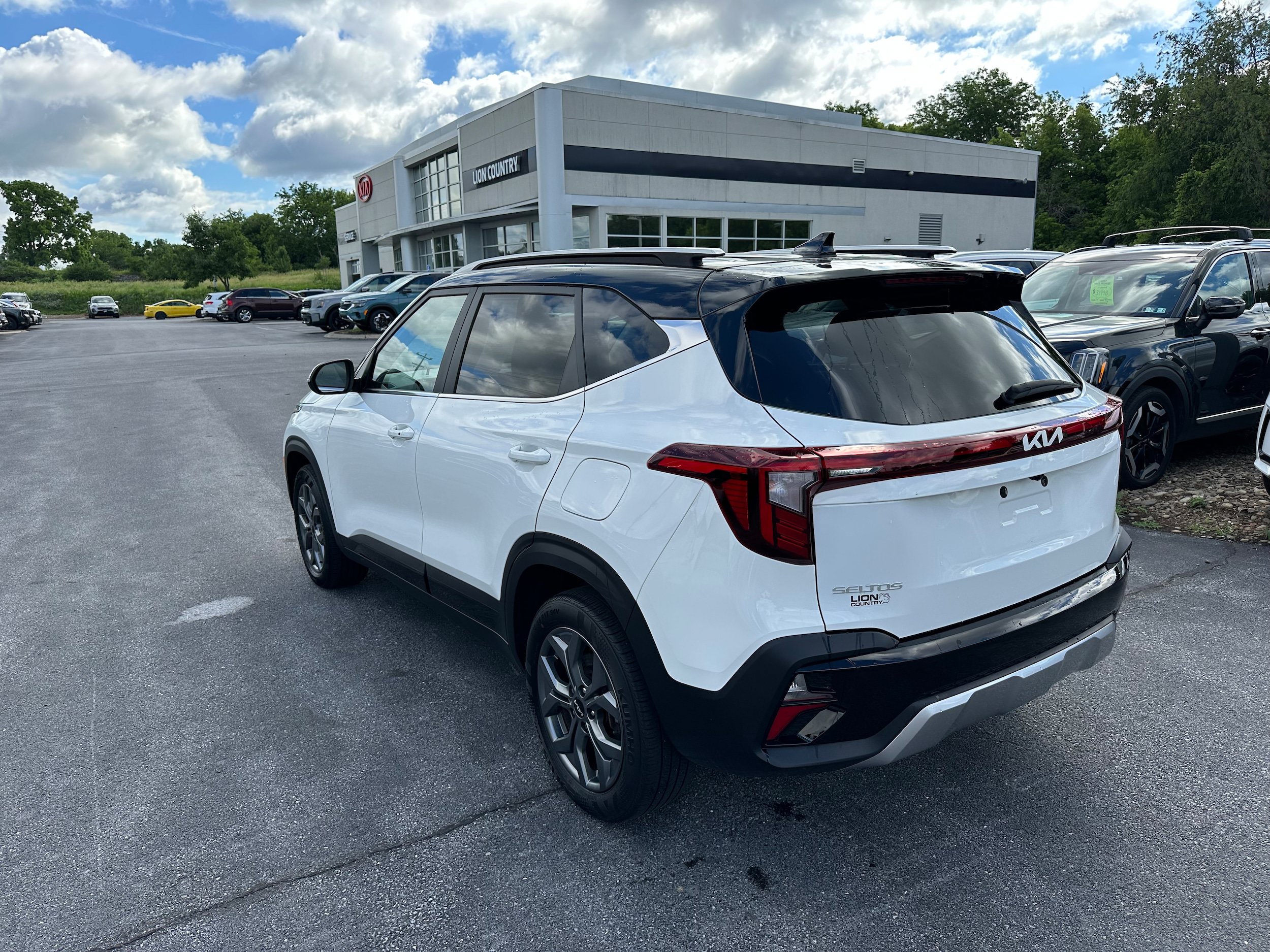 Used 2024 Kia Seltos S AWD/4WD image 7