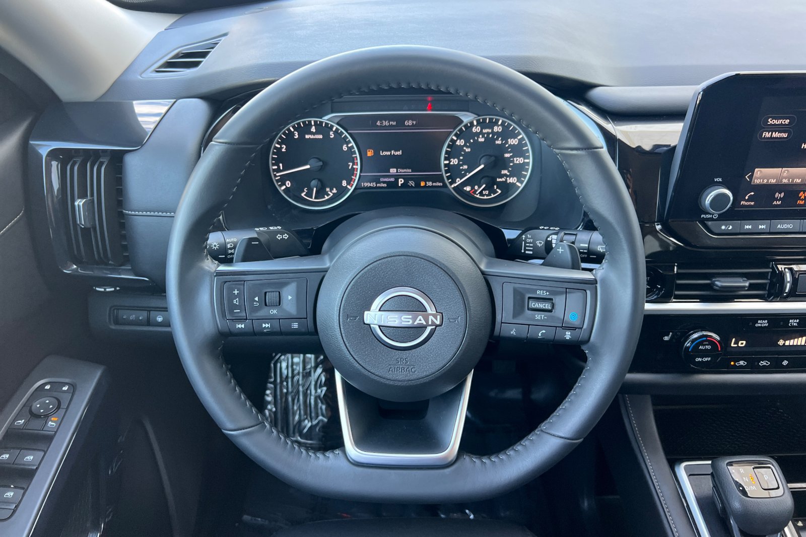 Certified 2025 Nissan Pathfinder SV FWD image 16