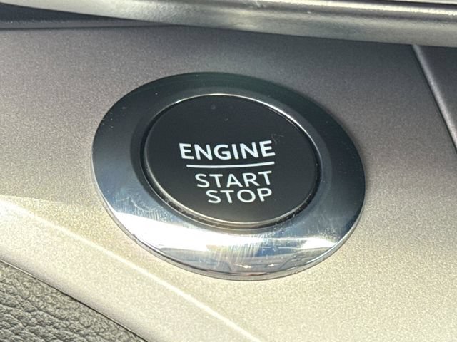 Used 2023 Ford Explorer XLT w/ Equipment Group 202A RWD image 43