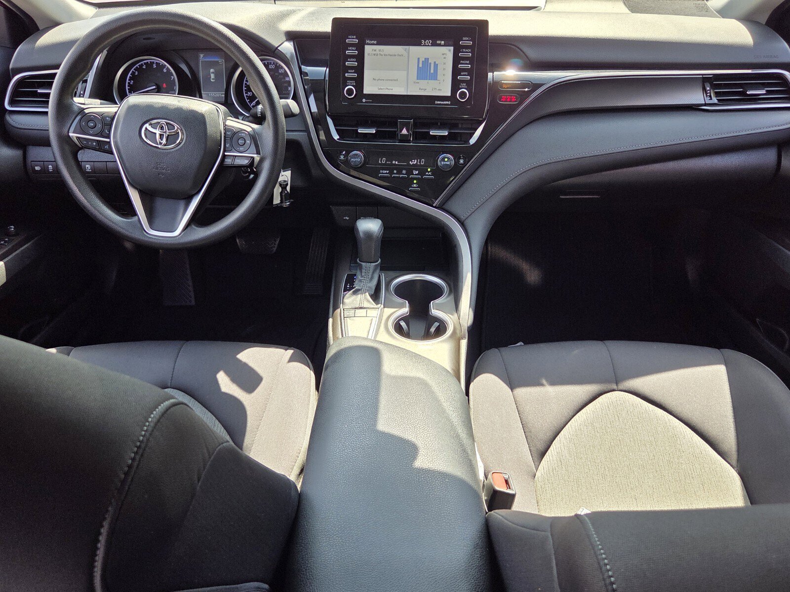 Used 2022 Toyota Camry LE image 12