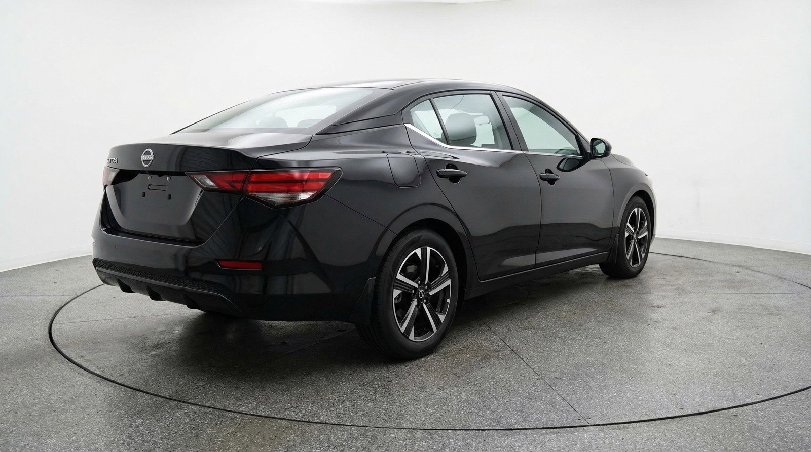 Used 2025 Nissan Sentra SV image 9