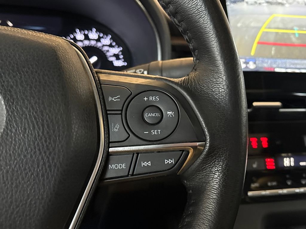 Used 2019 Toyota Avalon XLE w/ Moonroof Package image 18