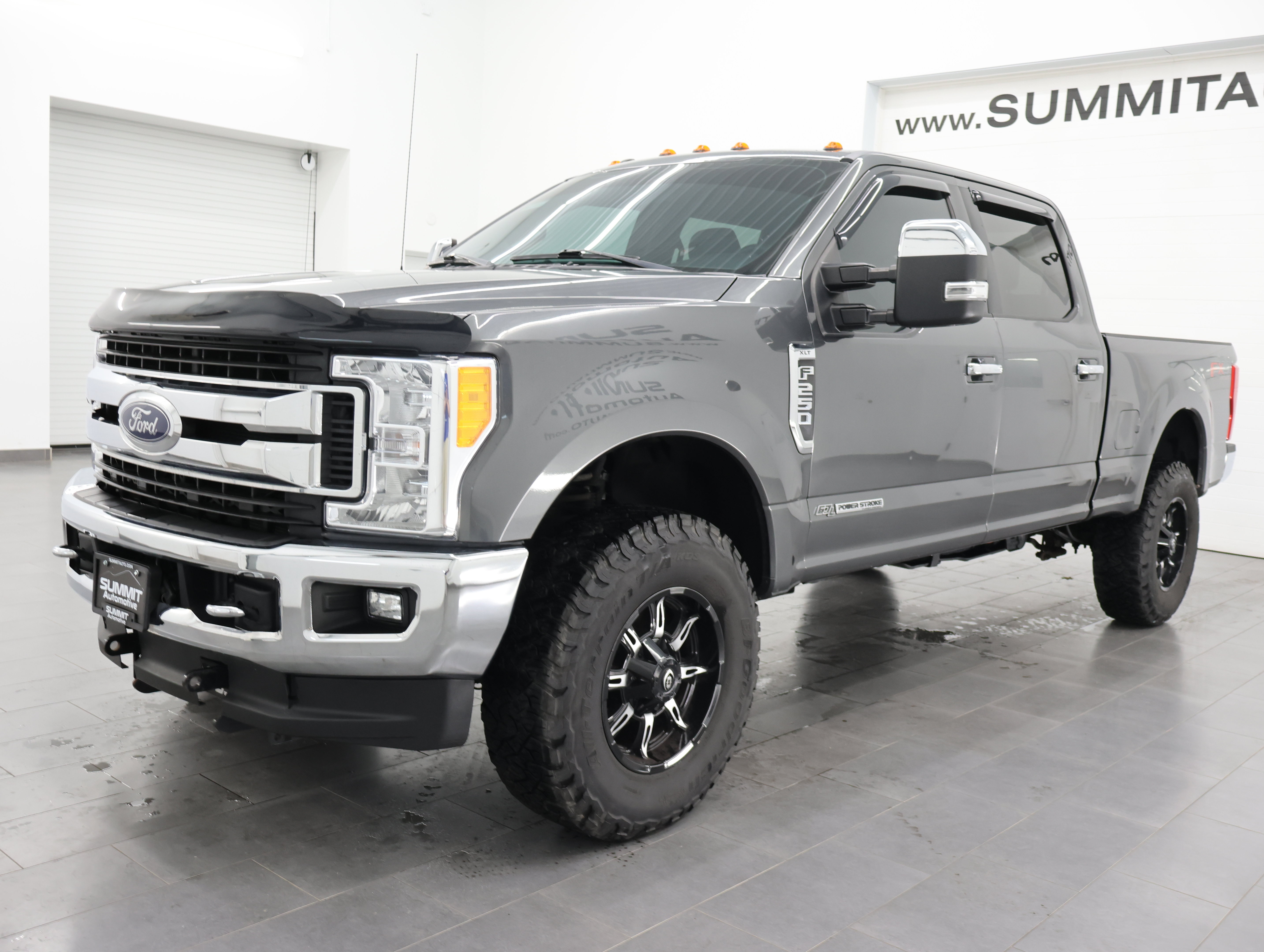 Used 2017 Ford F250 XLT w/ XLT Premium Package AWD/4WD image 7