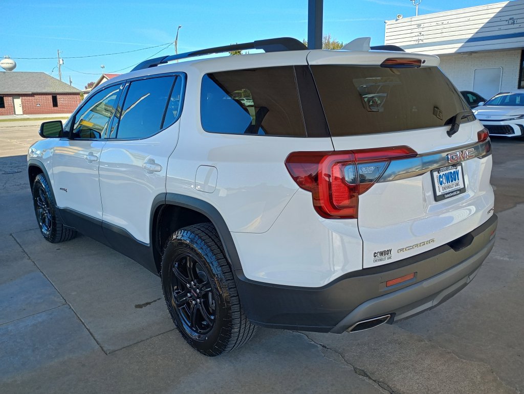 Used 2023 GMC Acadia AT4 w/ Preferred Package AWD/4WD image 3