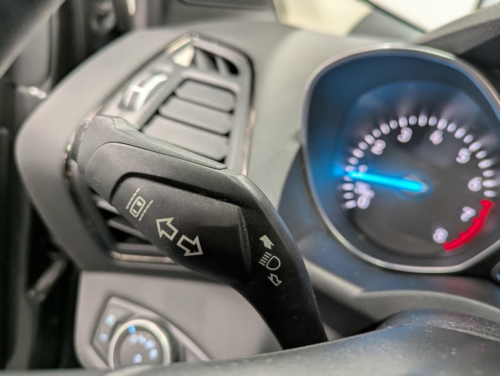 Used 2018 Ford Escape Titanium w/ Ford Safe & Smart Package AWD/4WD image 18