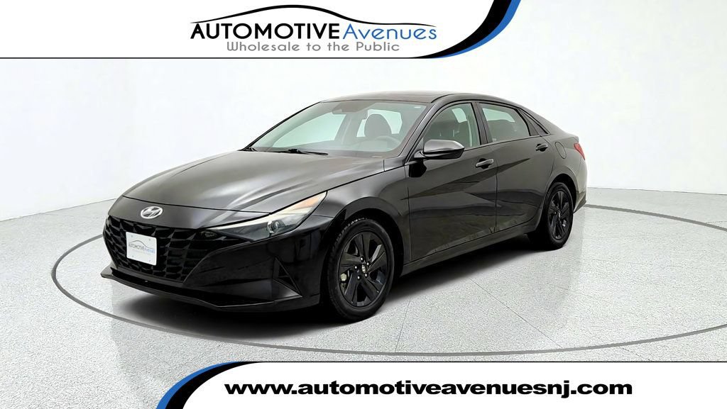 Used 2022 Hyundai Elantra SEL w/ Cargo Package FWD image 1
