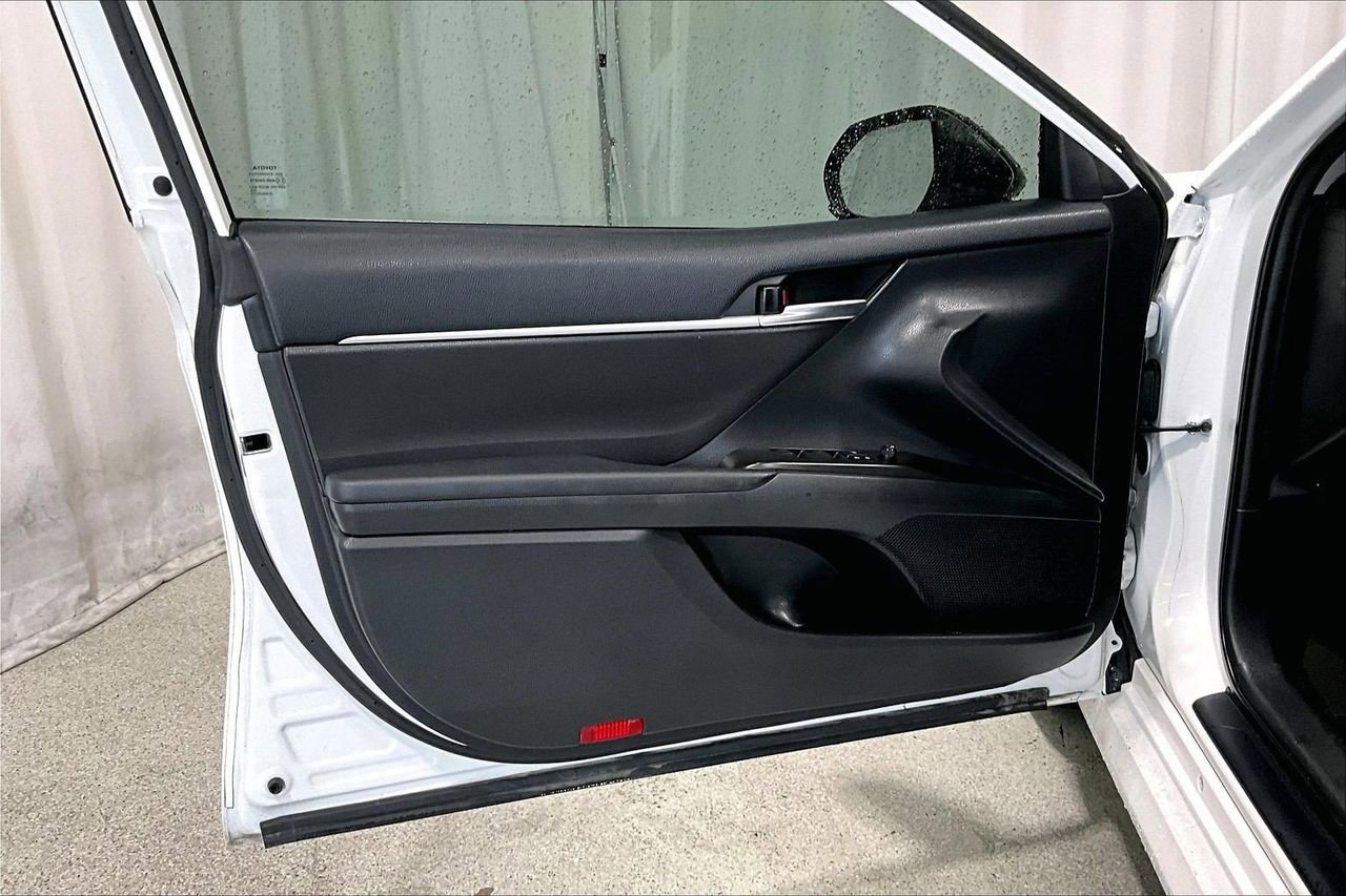 Used 2023 Toyota Camry LE FWD image 19