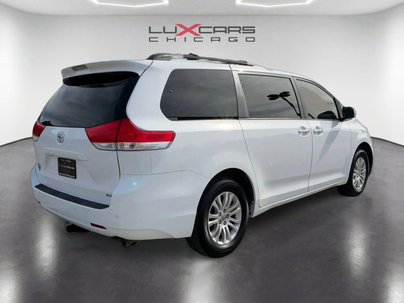 Used 2014 Toyota Sienna XLE FWD image 5