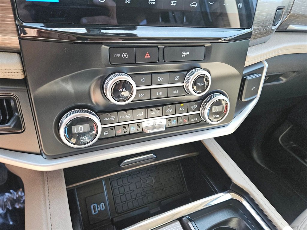 Used 2024 Ford Expedition Limited image 21