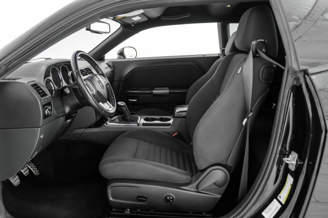 Used 2014 Dodge Challenger R/T image 21