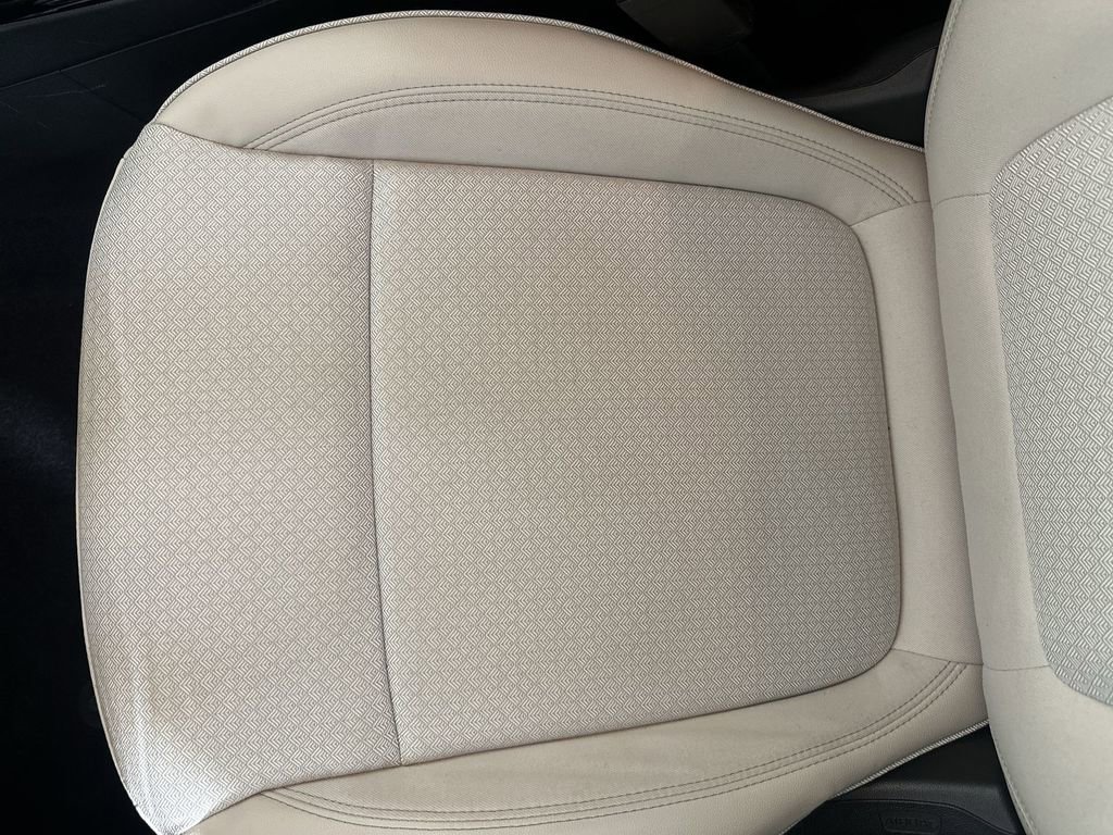 Used 2023 Buick Encore GX Preferred w/ Cold Weather Comfort Package FWD image 22