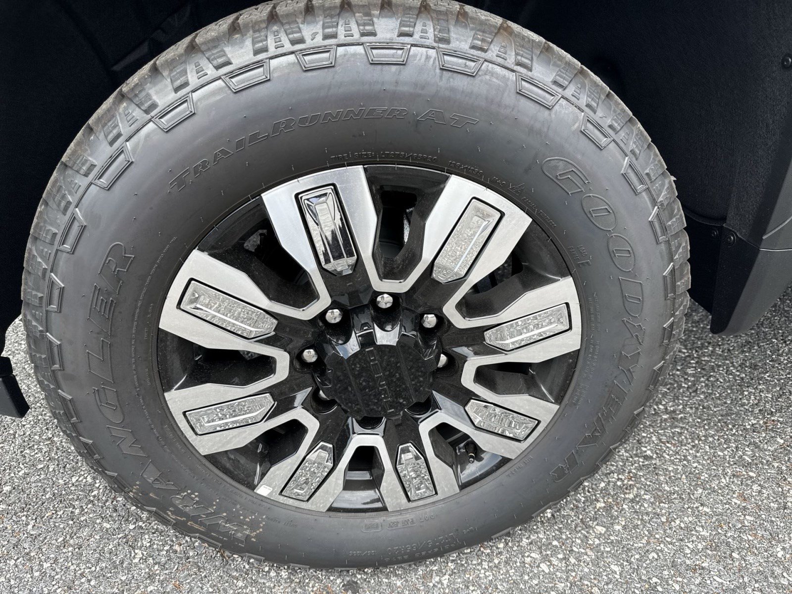 New 2026 GMC Sierra 2500 Denali w/ Denali Reserve Package AWD/4WD image 10
