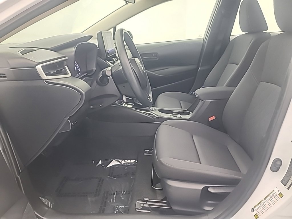 Used 2025 Toyota Corolla LE FWD image 27