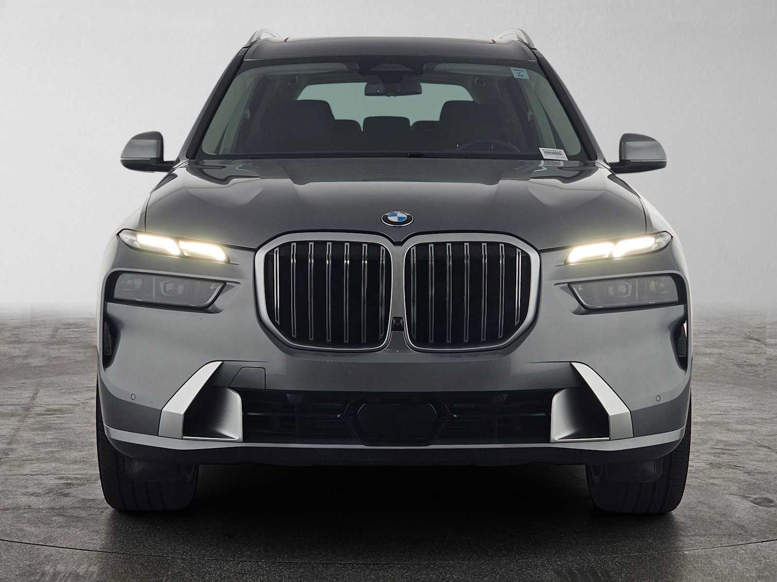 Used 2025 BMW X7 xDrive40i AWD/4WD image 8