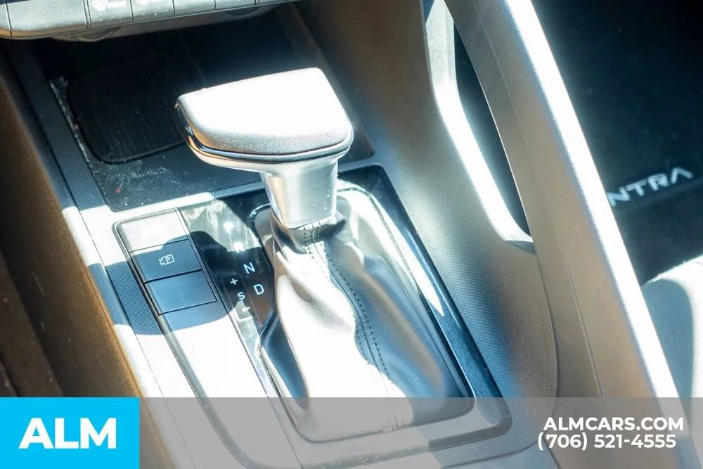 Certified 2025 Hyundai Elantra Sport FWD image 36