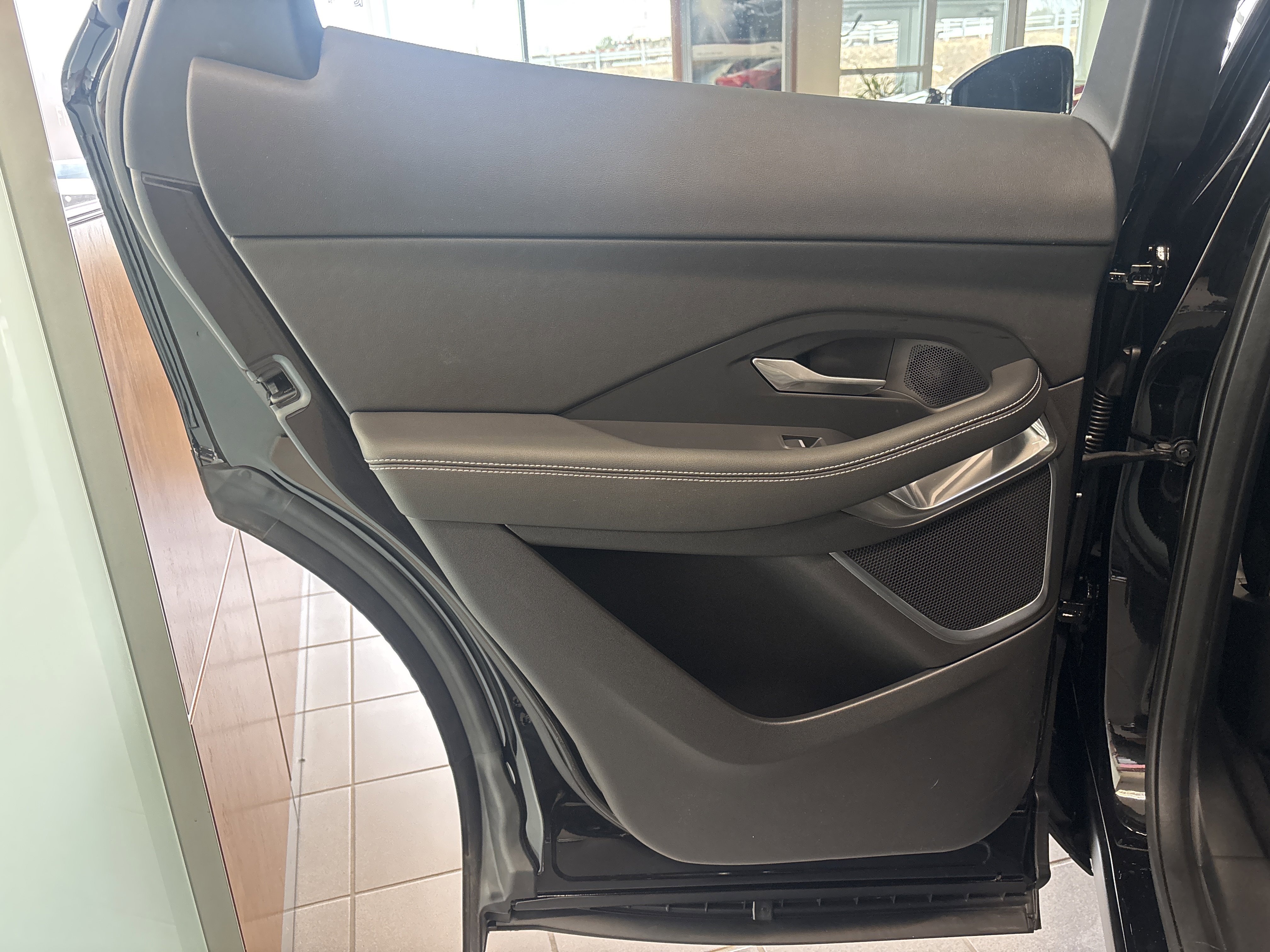 Used 2024 Jaguar E-PACE R-Dynamic SE image 15