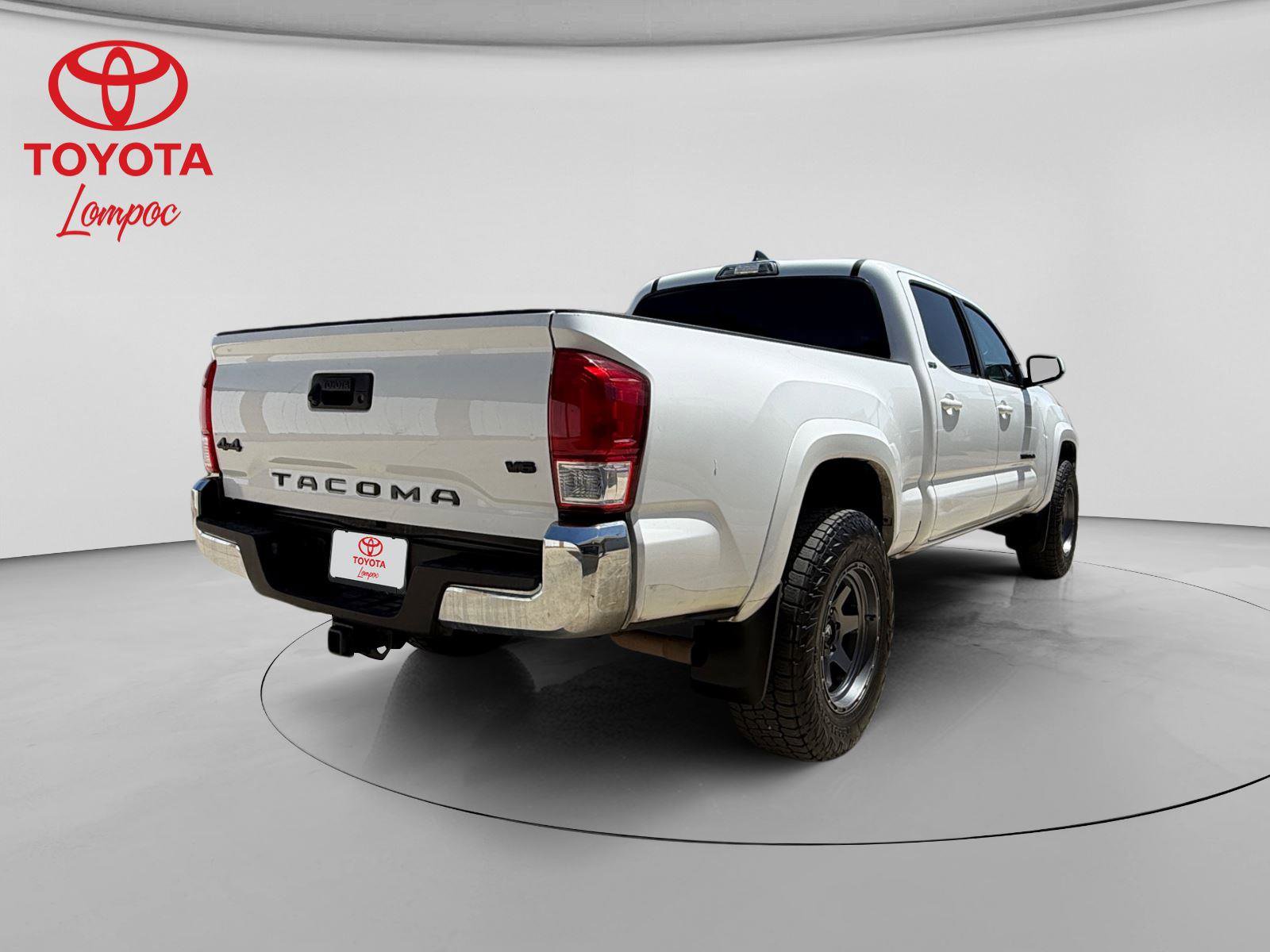 Used 2017 Toyota Tacoma SR5 w/ Tow Package AWD/4WD image 6