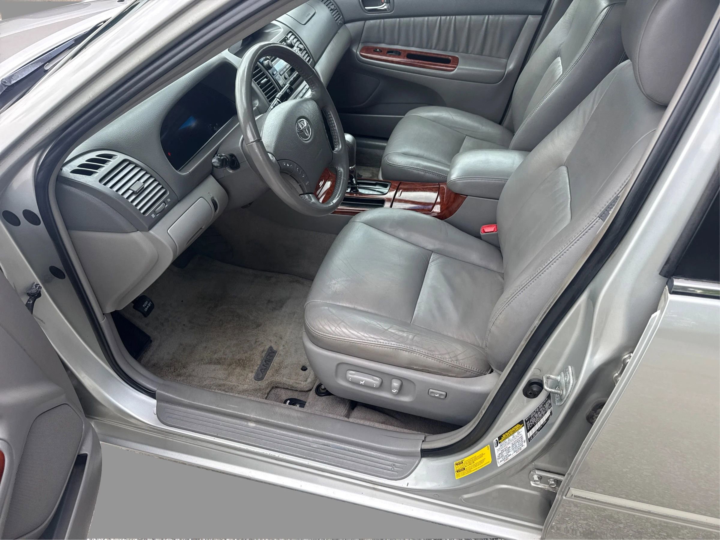 Used 2005 Toyota Camry LE FWD image 10