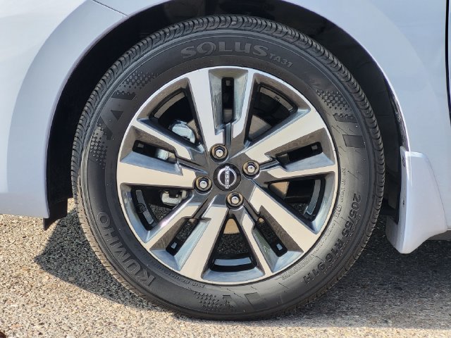 Certified 2025 Nissan Versa SV w/ Trunk Package FWD image 6