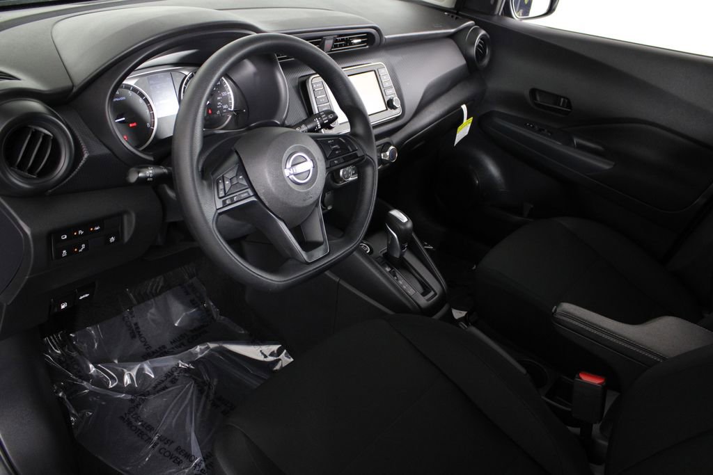 Used 2025 Nissan Kicks Play S image 18
