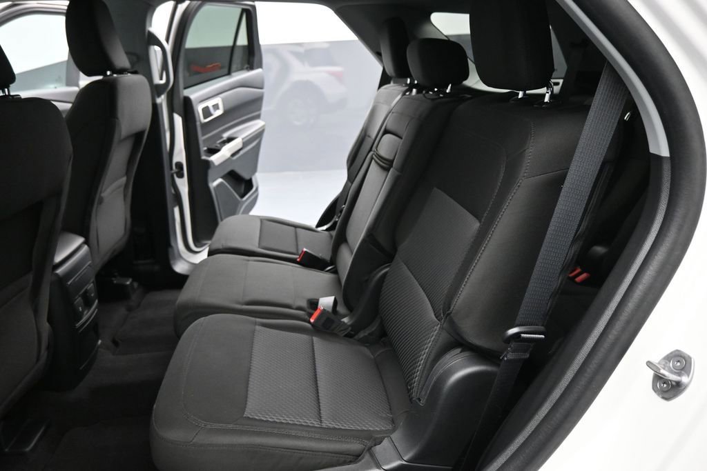 Certified 2023 Ford Explorer XLT RWD image 18
