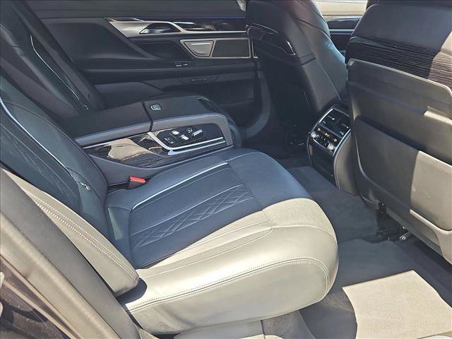 Used 2022 BMW 740i w/ M Sport Package RWD image 29