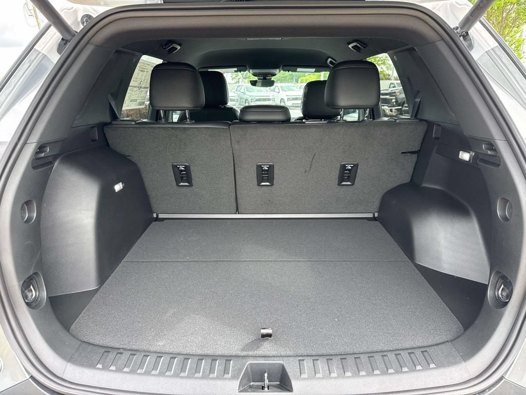 New 2026 Chevrolet Equinox LT w/ Convenience Package II AWD/4WD image 13