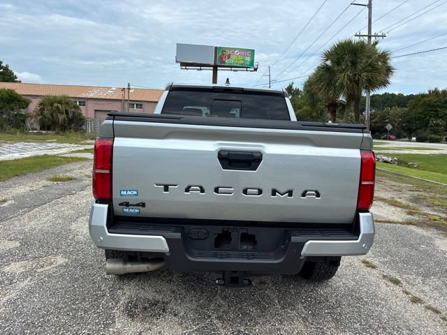 Used 2025 Toyota Tacoma TRD Off-Road w/ TRD Off Road Upgrade Package AWD/4WD image 4