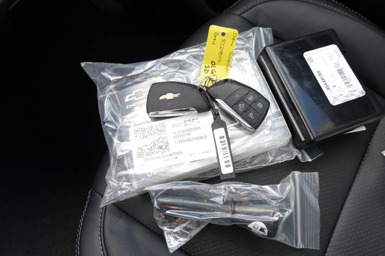 Used 2024 Chevrolet Silverado 1500 Custom image 37