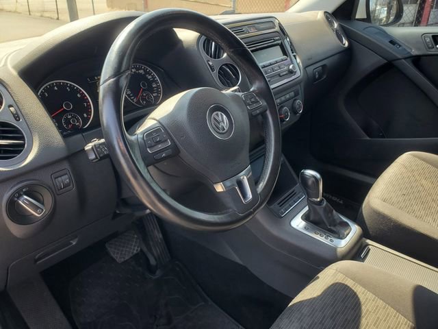 Used 2014 Volkswagen Tiguan S image 17