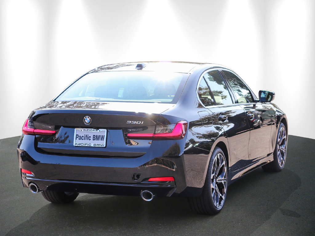 New 2026 BMW 330i Sedan RWD image 6