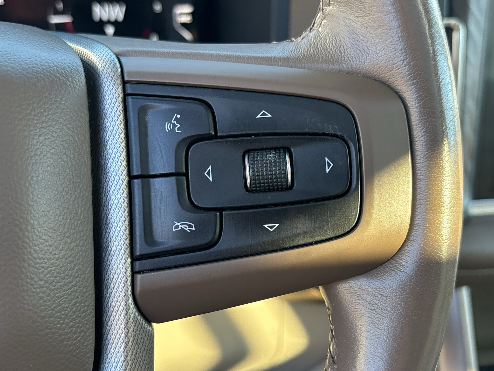 Used 2023 GMC Yukon XL Denali w/ Advanced Technology Package RWD image 14