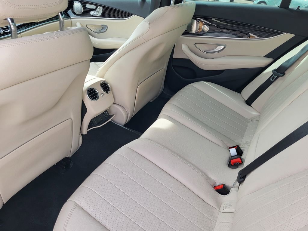 Used 2022 Mercedes-Benz E 350 4MATIC Sedan image 8