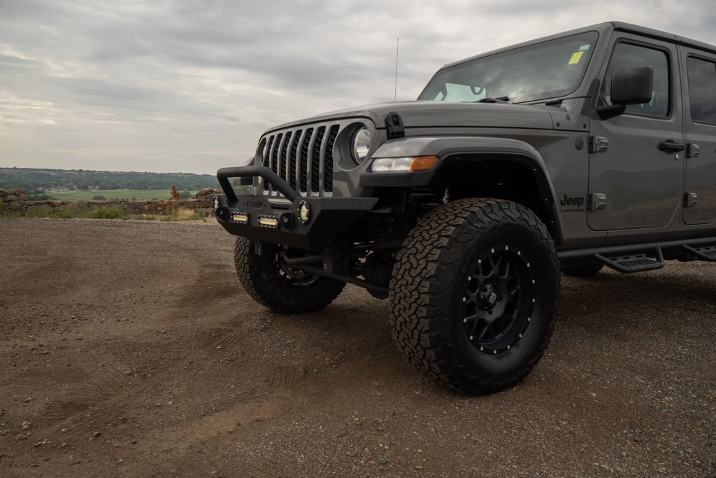 Used 2022 Jeep Gladiator Sport AWD/4WD image 9