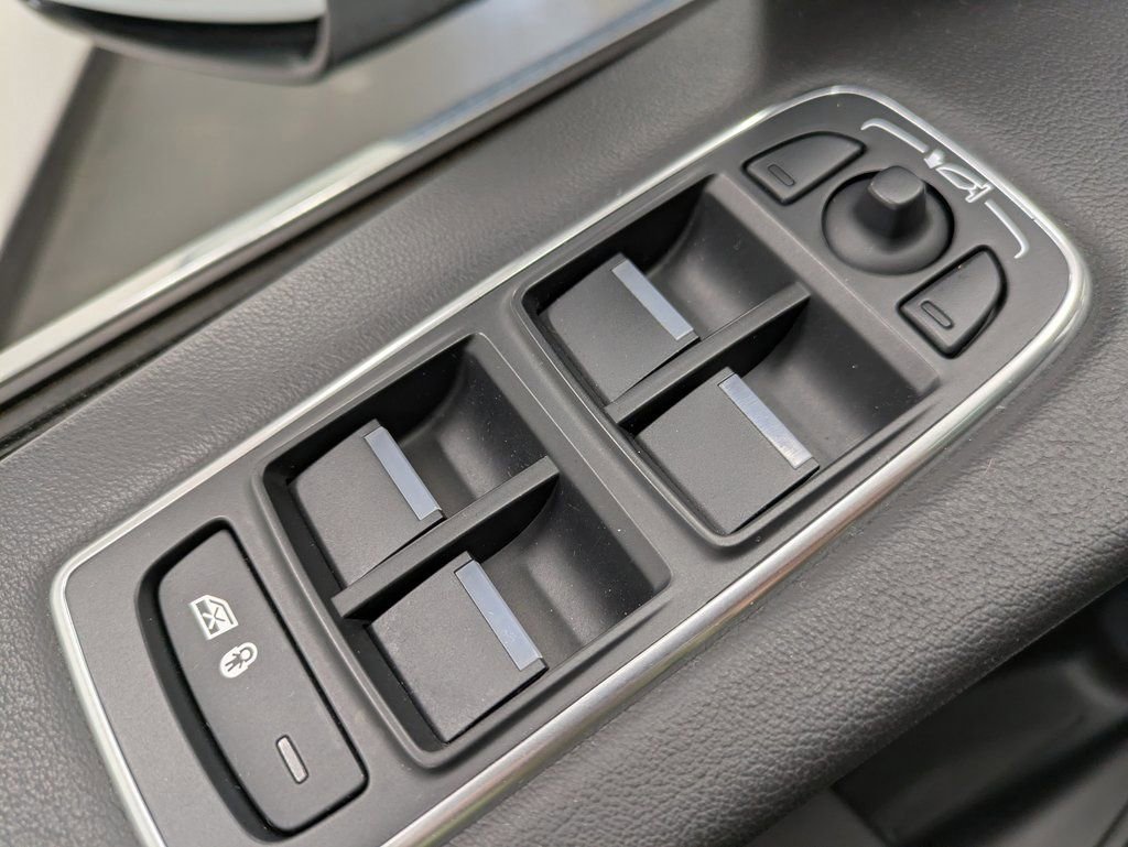 Used 2020 Jaguar F-PACE Prestige image 9