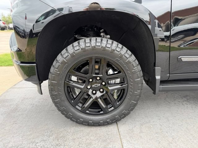 Used 2026 Chevrolet Silverado 1500 High Country w/ Midnight Edition AWD/4WD image 4