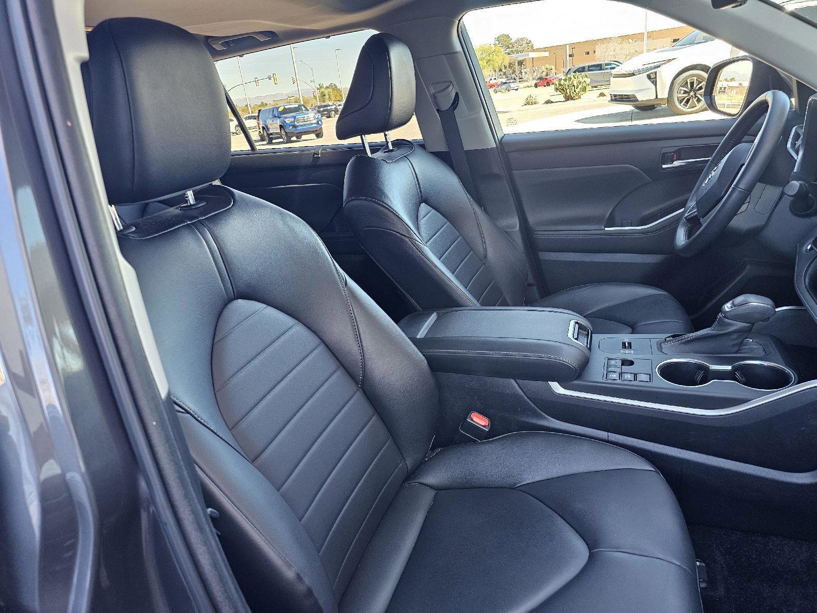 Used 2023 Toyota Highlander XLE image 21