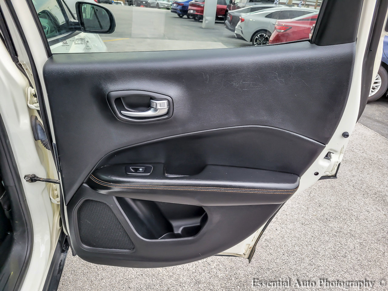 Used 2019 Jeep Compass Limited image 28