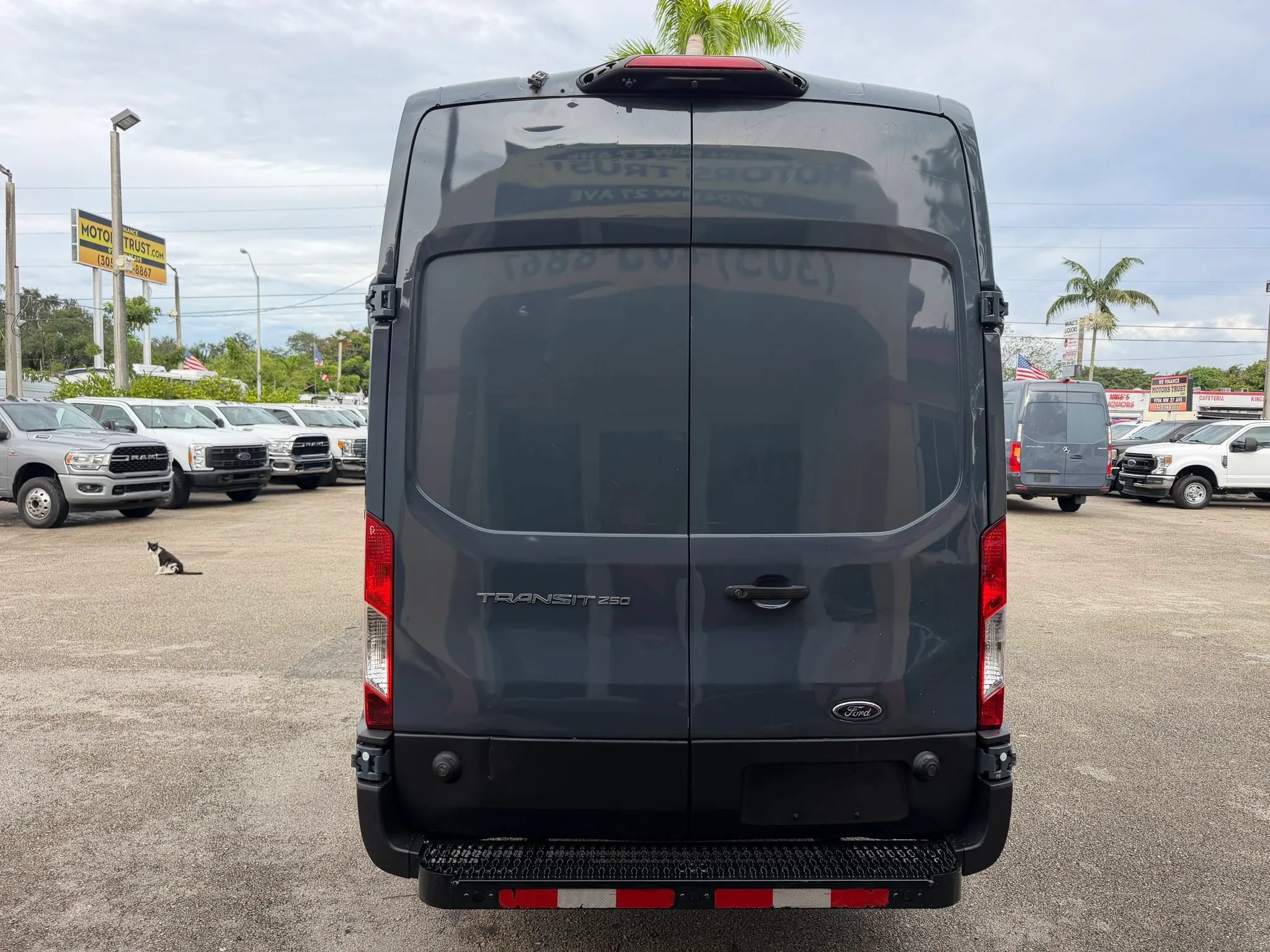 Used 2020 Ford Transit 250 148 High Roof Extended RWD image 4