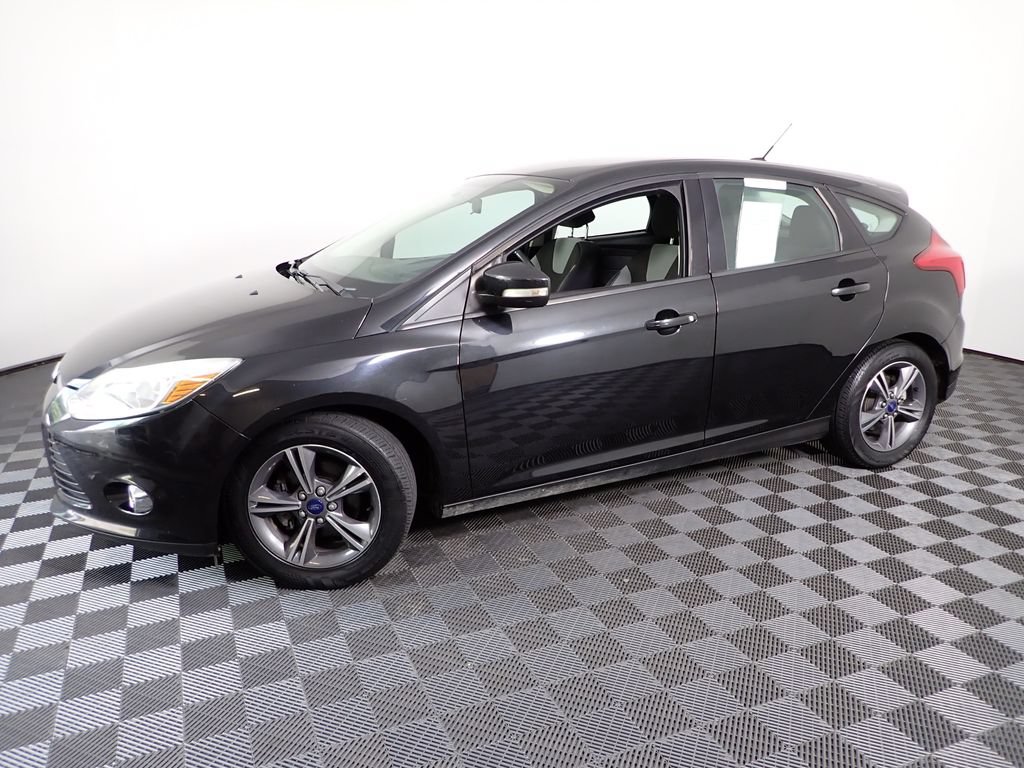 Used 2014 Ford Focus SE w/ SE Sport Package FWD image 10